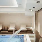 Resort & *