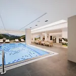 Resort & *