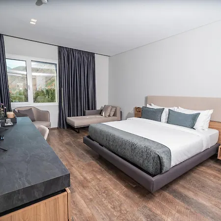 & リゾート ヴァルボナ